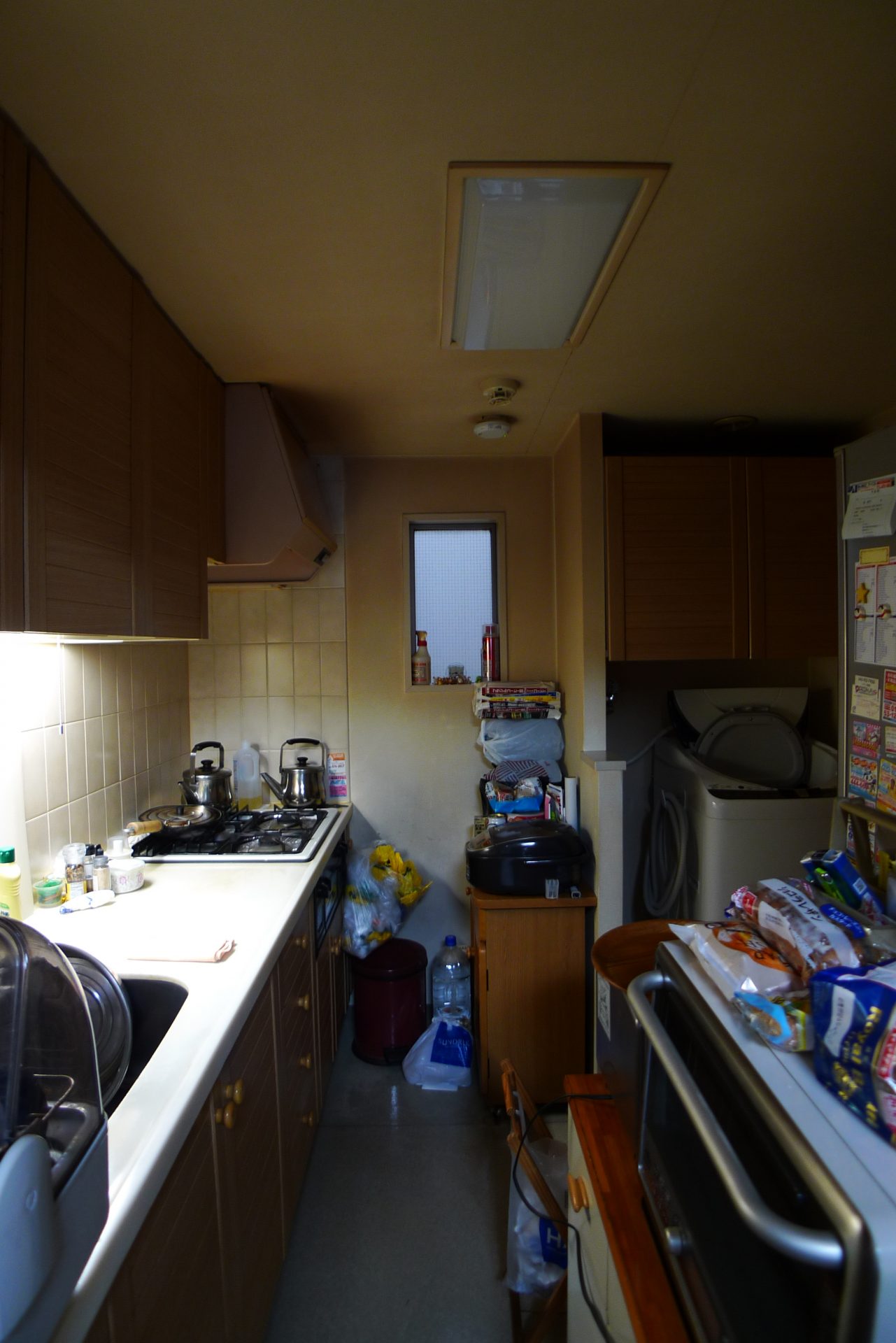 before：とても手入れの行き届いたキッチン。悩みは食器乾燥機を置くと作業スペースが狭くて…